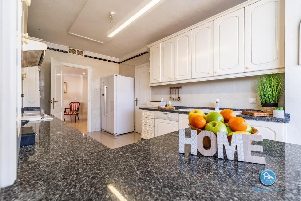 Super Exclusive With Free Parking Apartment Fuengirola