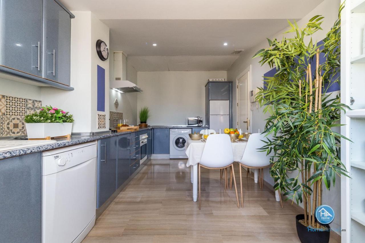 Premium Penthouse Apartment *