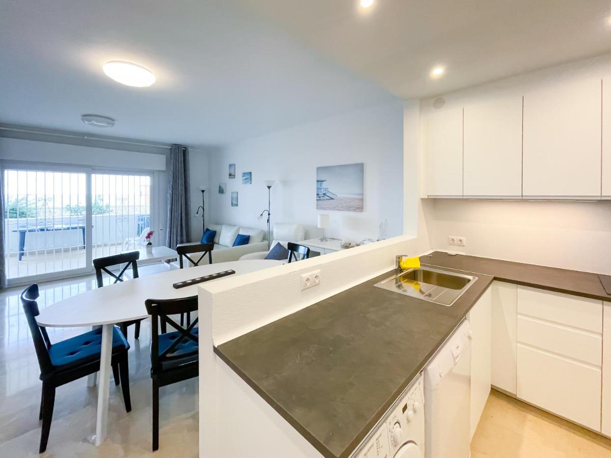 61-beach Front With Stunning Views In Apartment