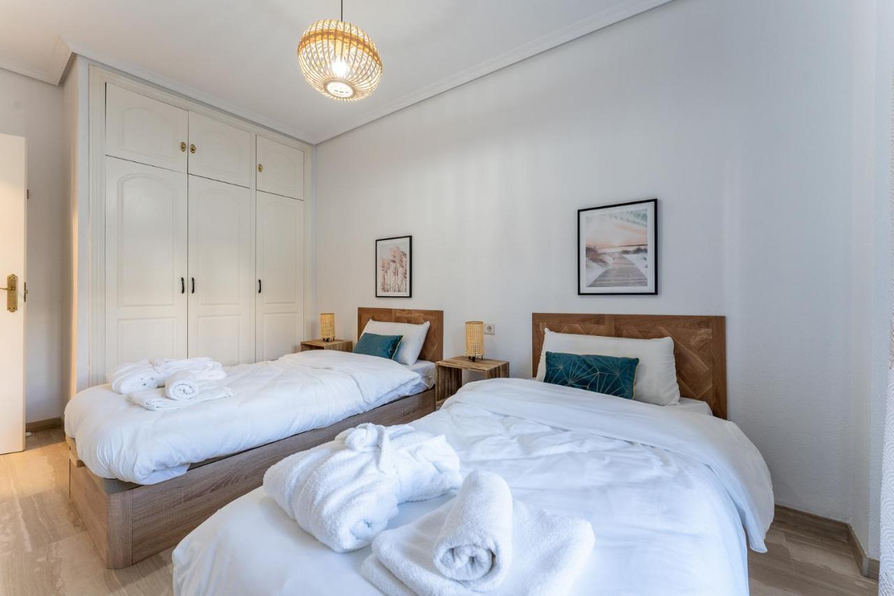 Superb Location Beachfront , 3 Bed With Terrace Apartment *