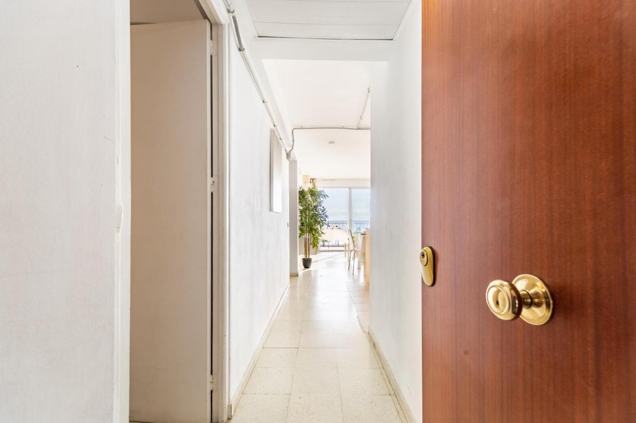 Apartment Front Paseo Maritimo