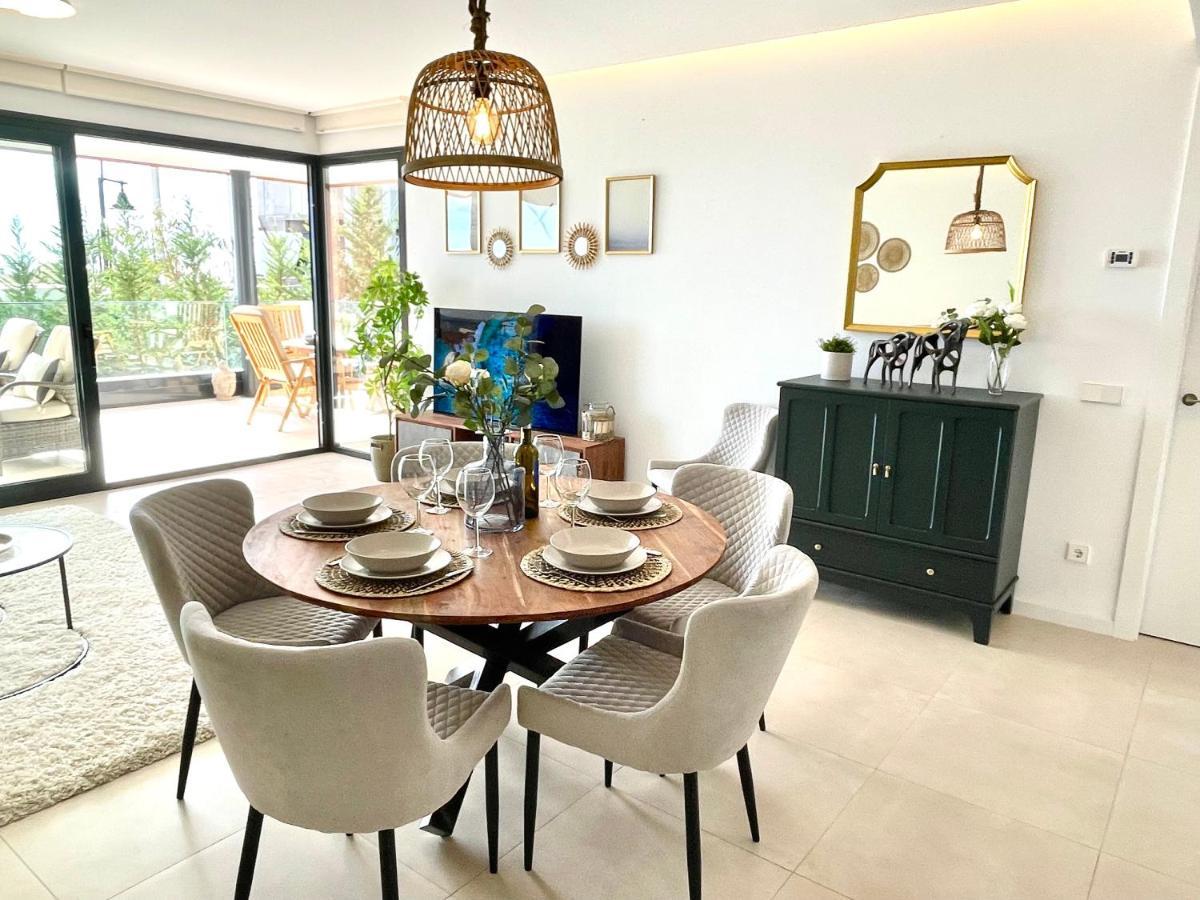 Luxury 3 Bedroom 300m From The