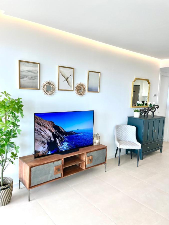 Luxury 3 Bedroom 300m From The * Fuengirola
