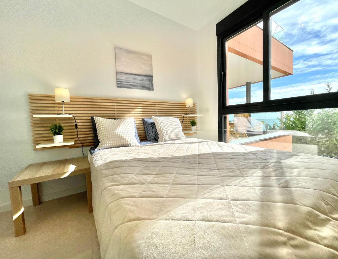 Luxury 3 Bedroom 300m From The *