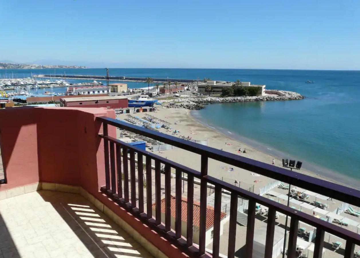 Mode's Beachfront *