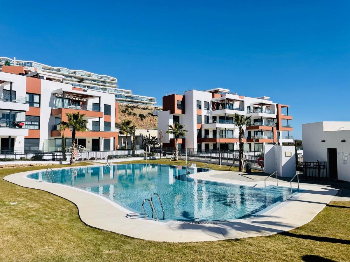 Luxury 3 Bedroom 300m From The