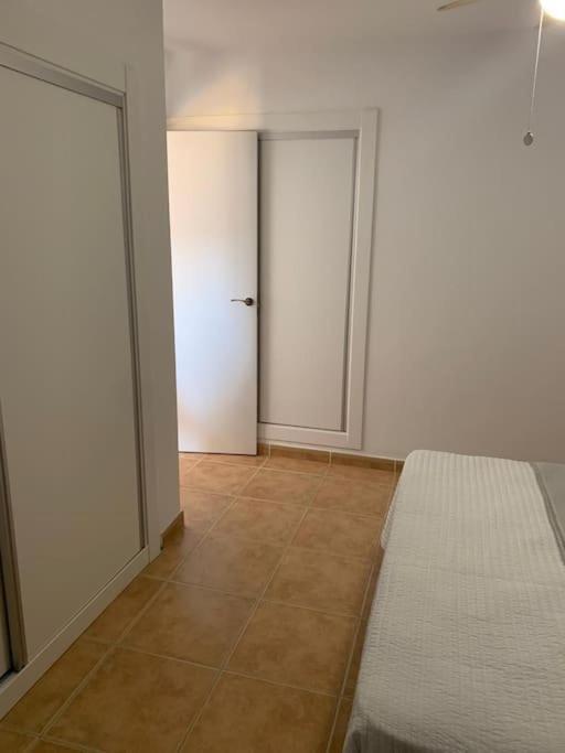 1ª Linea Edificio La Paz Apartamento
