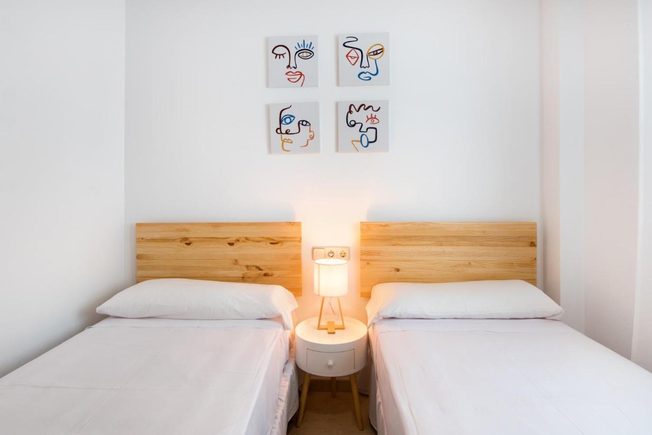 Privilege Of The Sea, 1st Line Carvajal Beach- 3rd Floor Apartment *