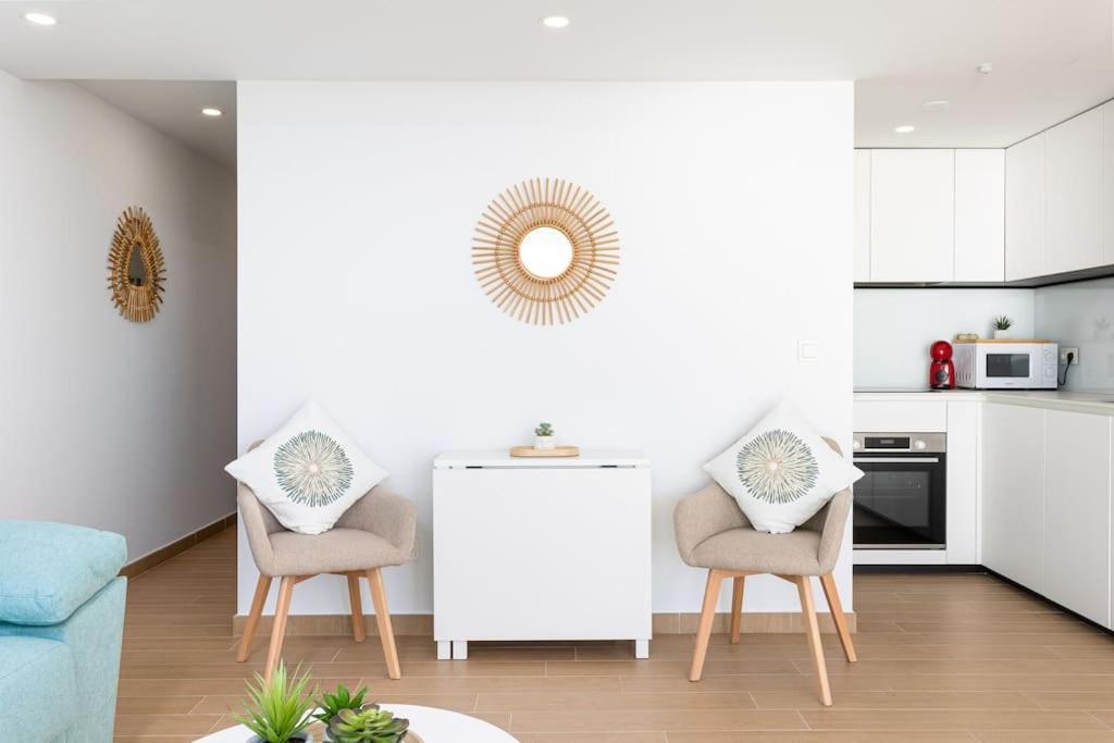 Apartment Ensuite Sea & Pool Views With Private Parking *