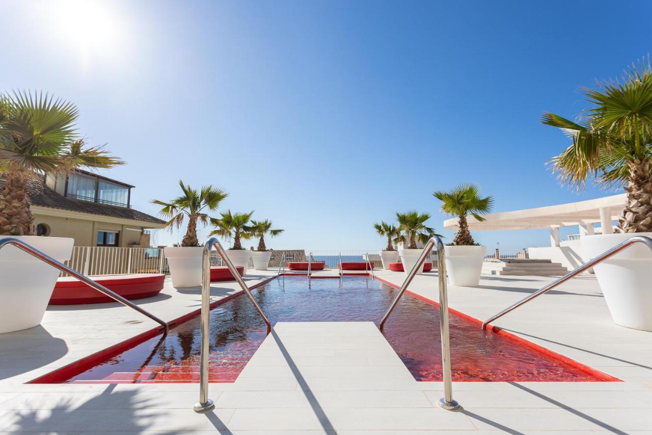 Ensuite Sea & Pool Views With Private Parking *