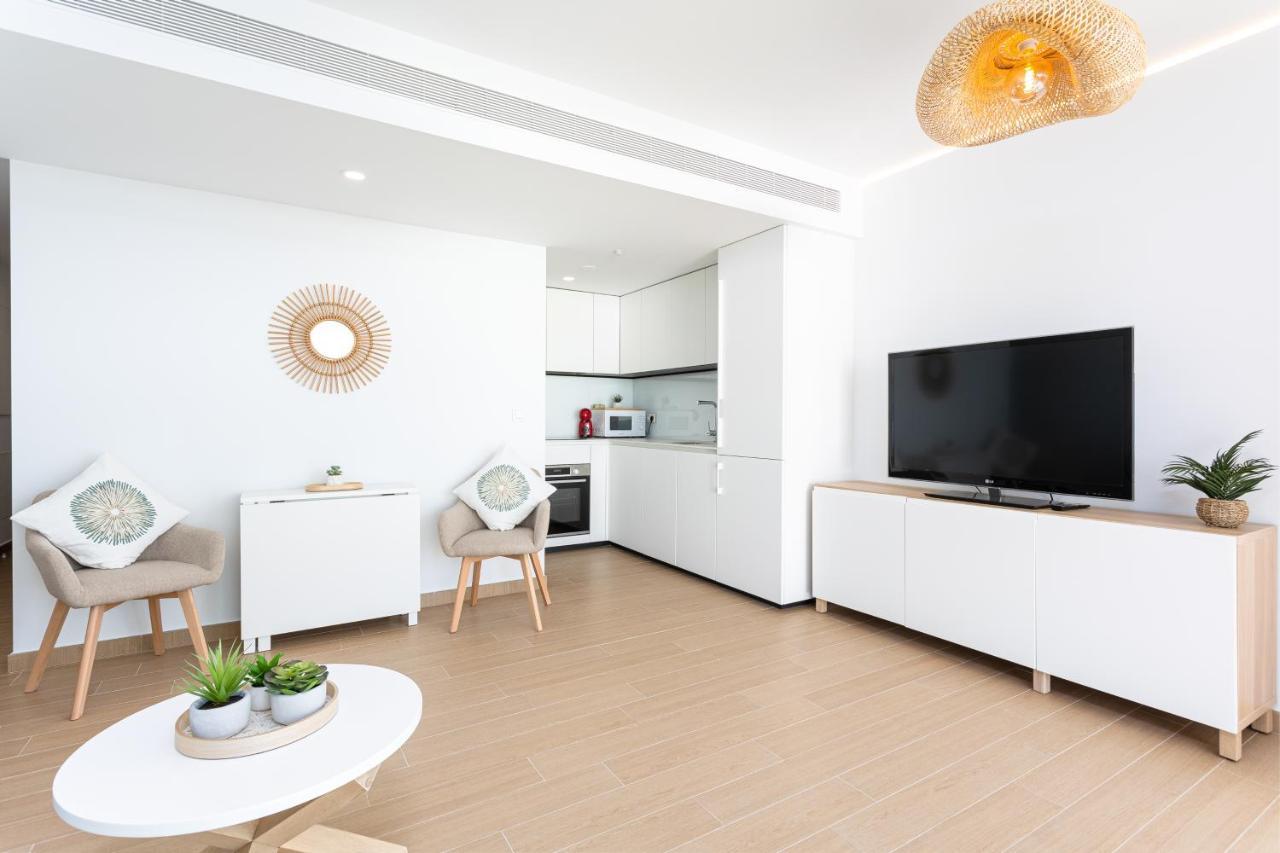 Ensuite Sea & Pool Views With Private Parking * Fuengirola