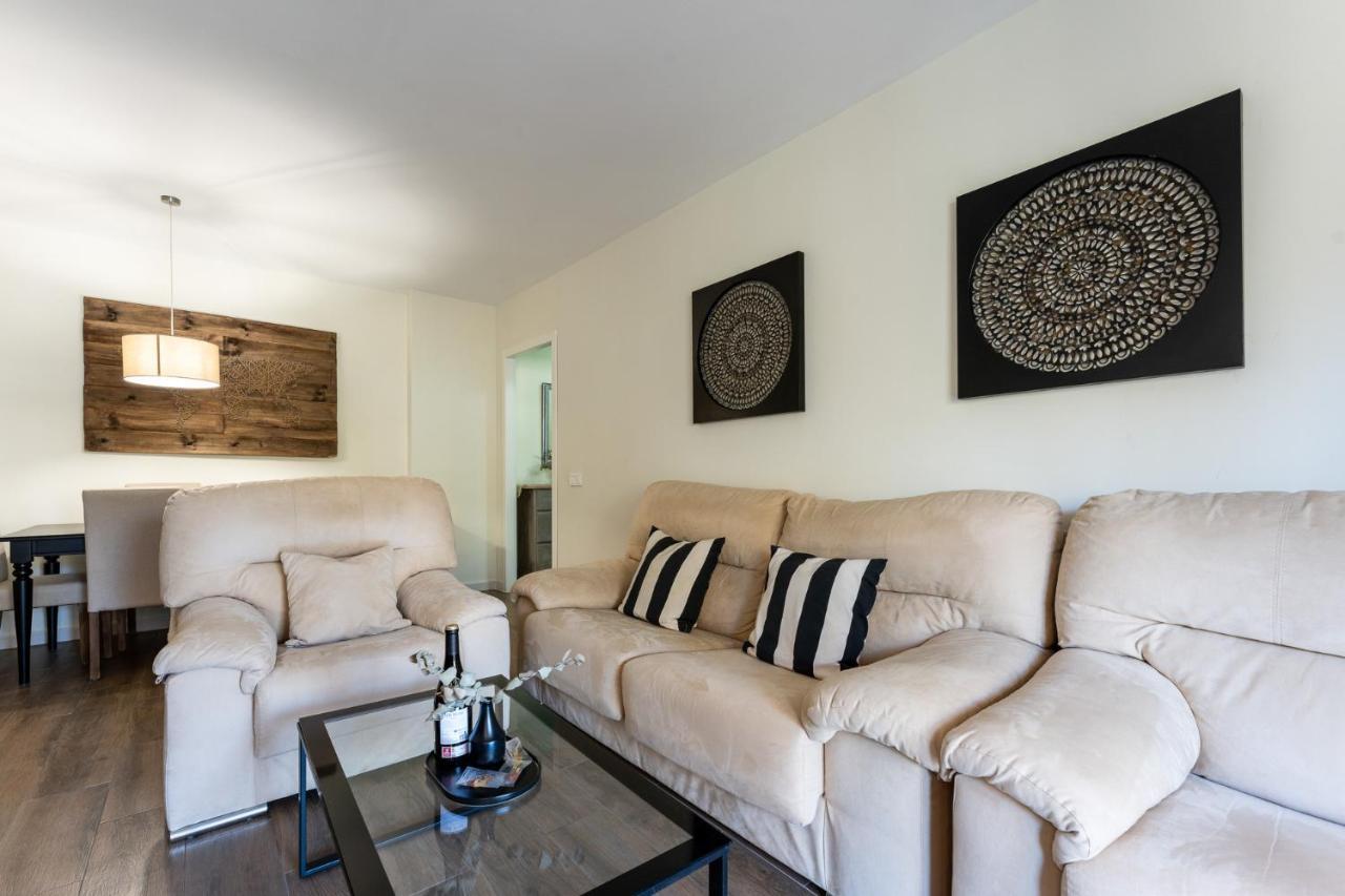 Apartment Seaside Bliss 2br With Tranquil Terrace Pool And Parking Fuengirola