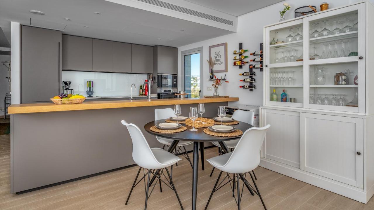 Med One Luxurious By Costarentals - Ref 191 Apartamento