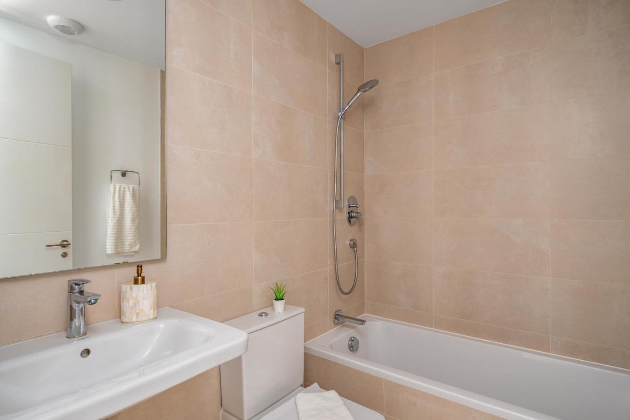Apartment Middel Views Seaview In El Higueron By Costarentals - Ref 64 *