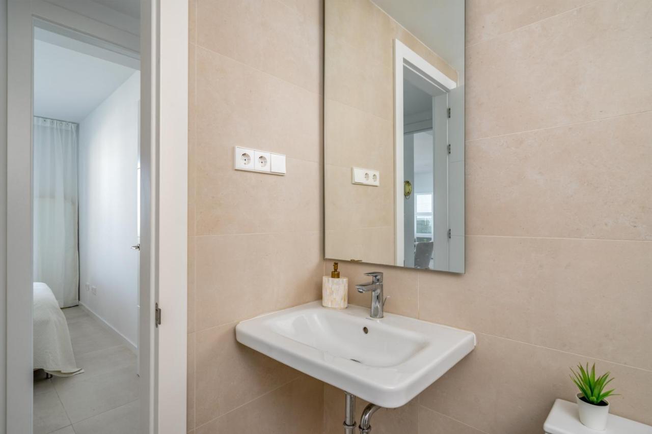 Apartment Middel Views Seaview In El Higueron By Costarentals - Ref 64 *