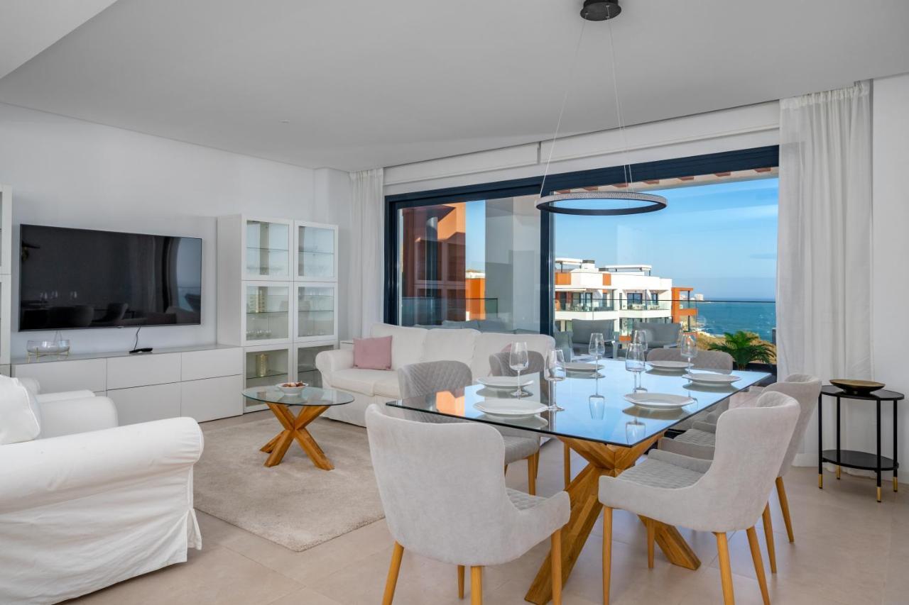 Apartment Middel Views Seaview In El Higueron By Costarentals - Ref 64 *
