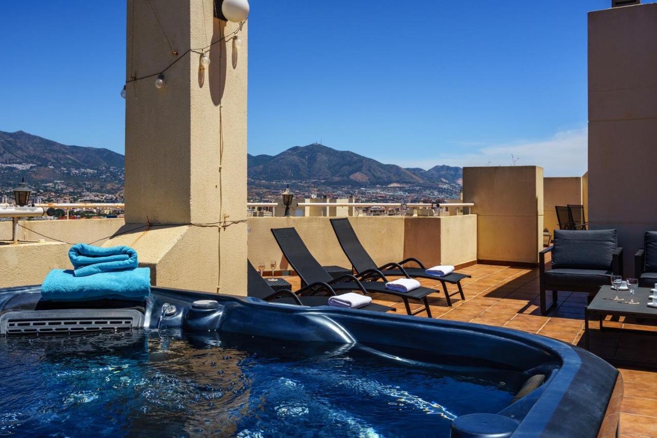 Spacious Castillo Sohail Penthouse With Jacuzzi By Costarentals - Ref 12 *