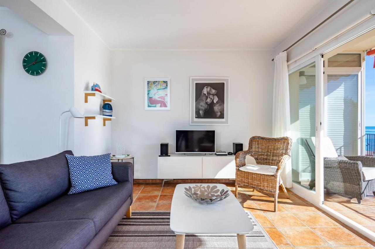 Lovely Beachfront Flat With Sunny Balcony Ref 40 Apartment