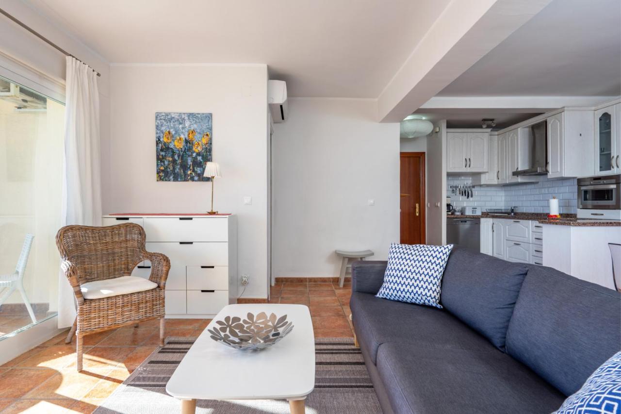 Apartment Lovely Beachfront Flat With Sunny Balcony Ref 40 Fuengirola