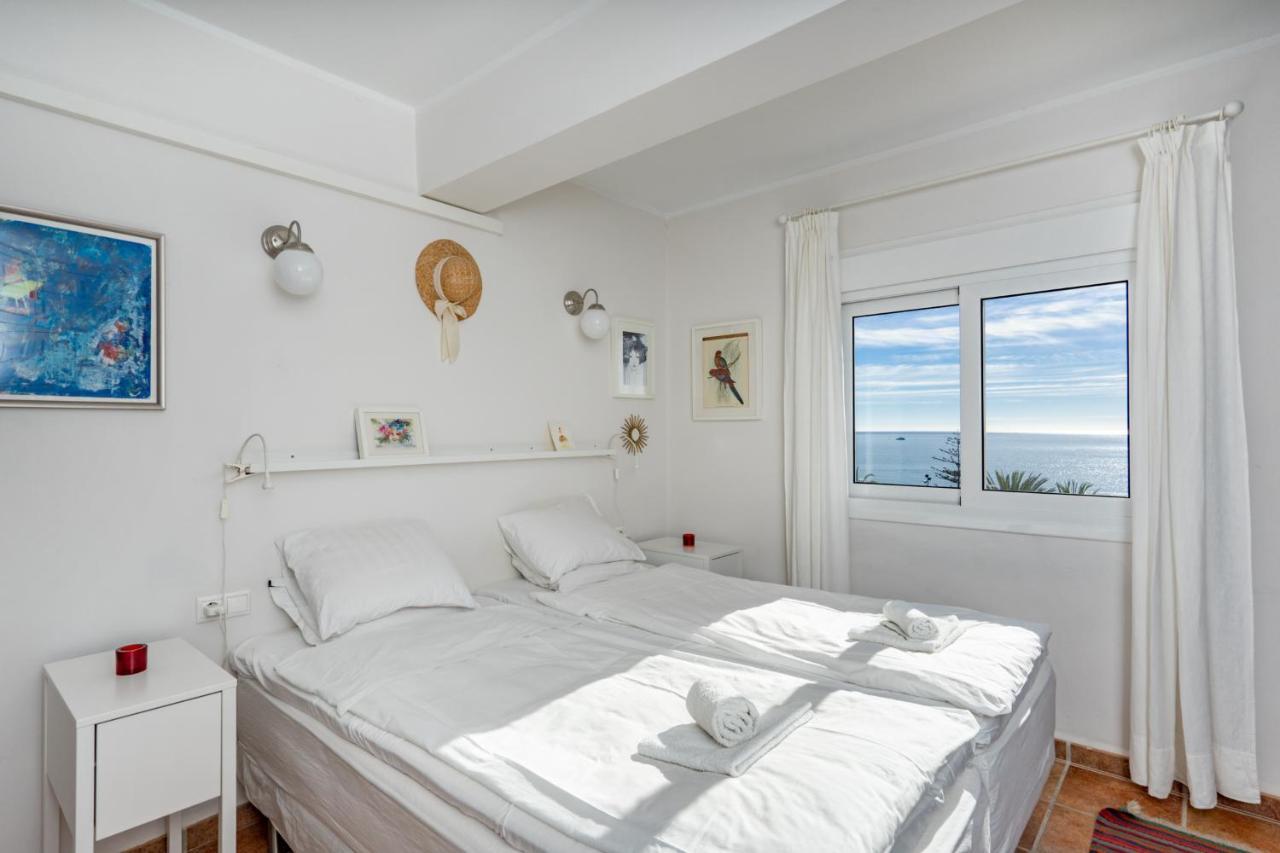 Lovely Beachfront Flat With Sunny Balcony Ref 40 Apartment