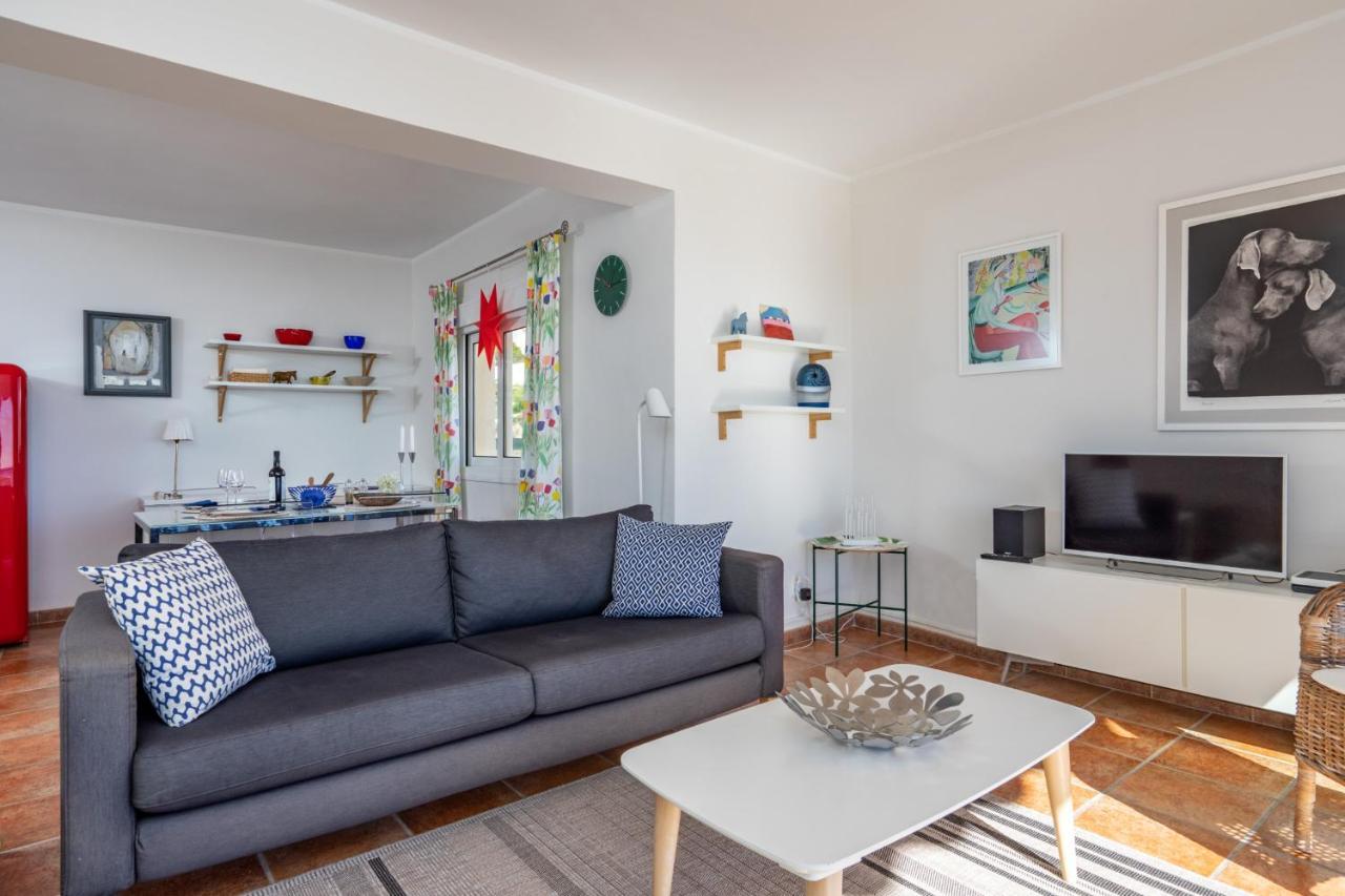 Apartment Lovely Beachfront Flat With Sunny Balcony Ref 40 *