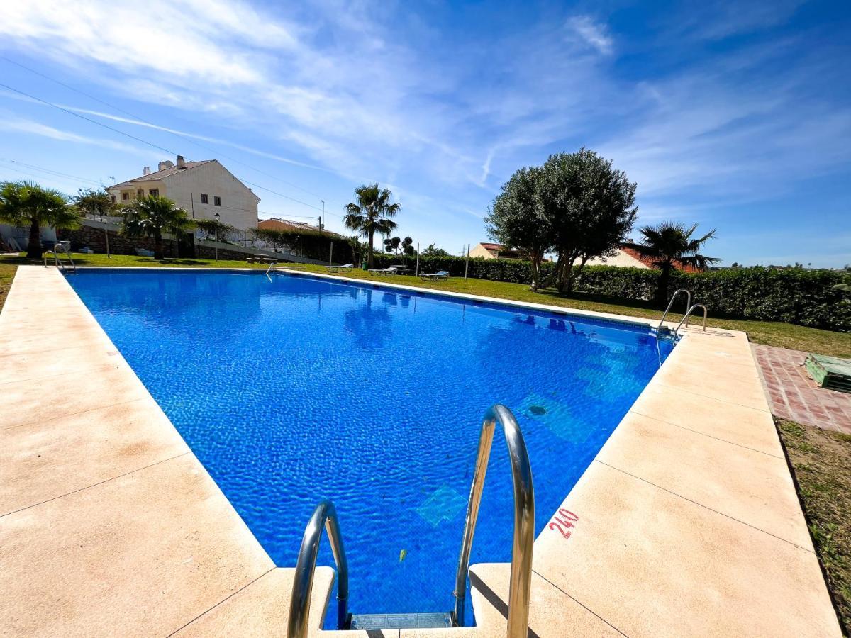 A 900 M De La Playa Y Con Vistas Al Mar En Apartamento Fuengirola