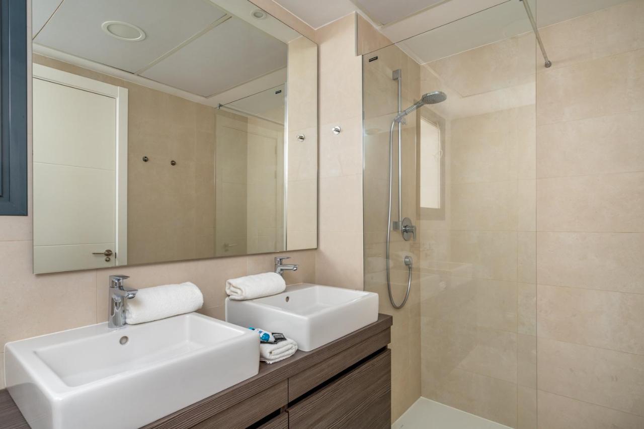 Middel Views Penthouse With Private Pool By Costarentals - Ref 154 Appartement Fuengirola