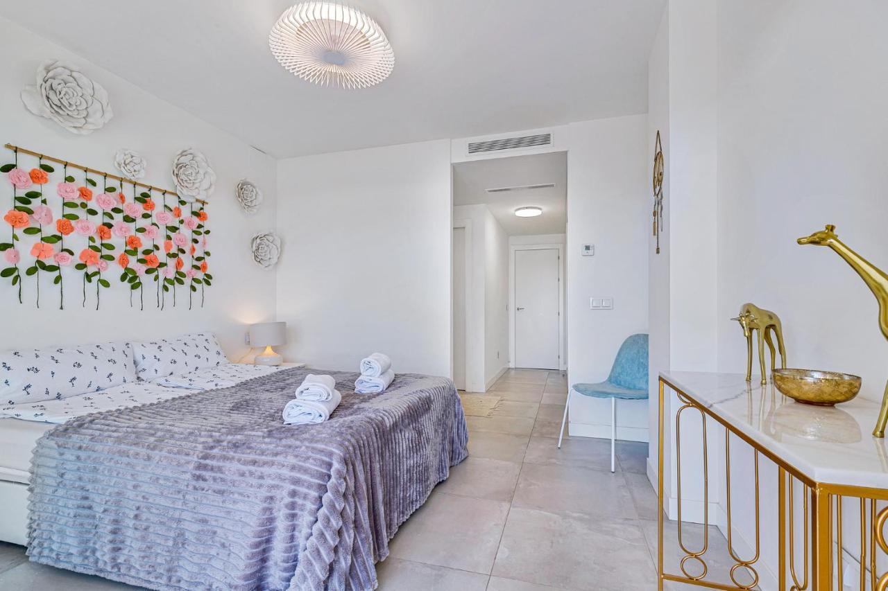 Lovely 3 Bedroom Next To Higueron Area. Huoneisto Fuengirola
