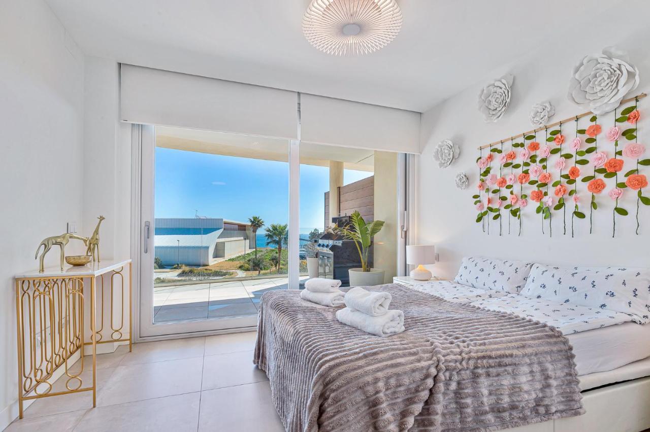 Lovely 3 Bedroom Next To Higueron Area. *