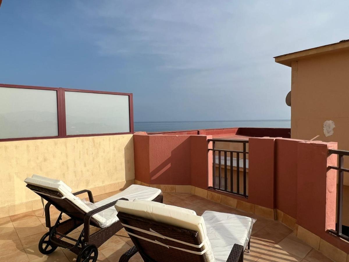 Atico En Yate Iv, Primera Linea Playa Apartment
