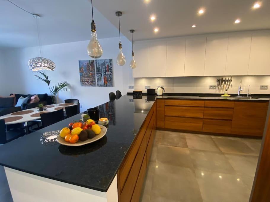 Mirella - Penthouse With Privat Pool And Terrace Apartment