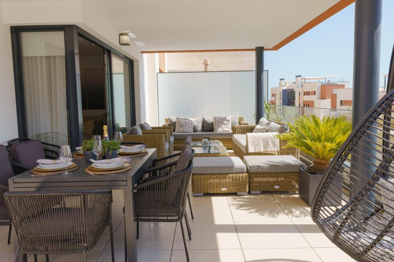 Lovely Modern In Middel Views *