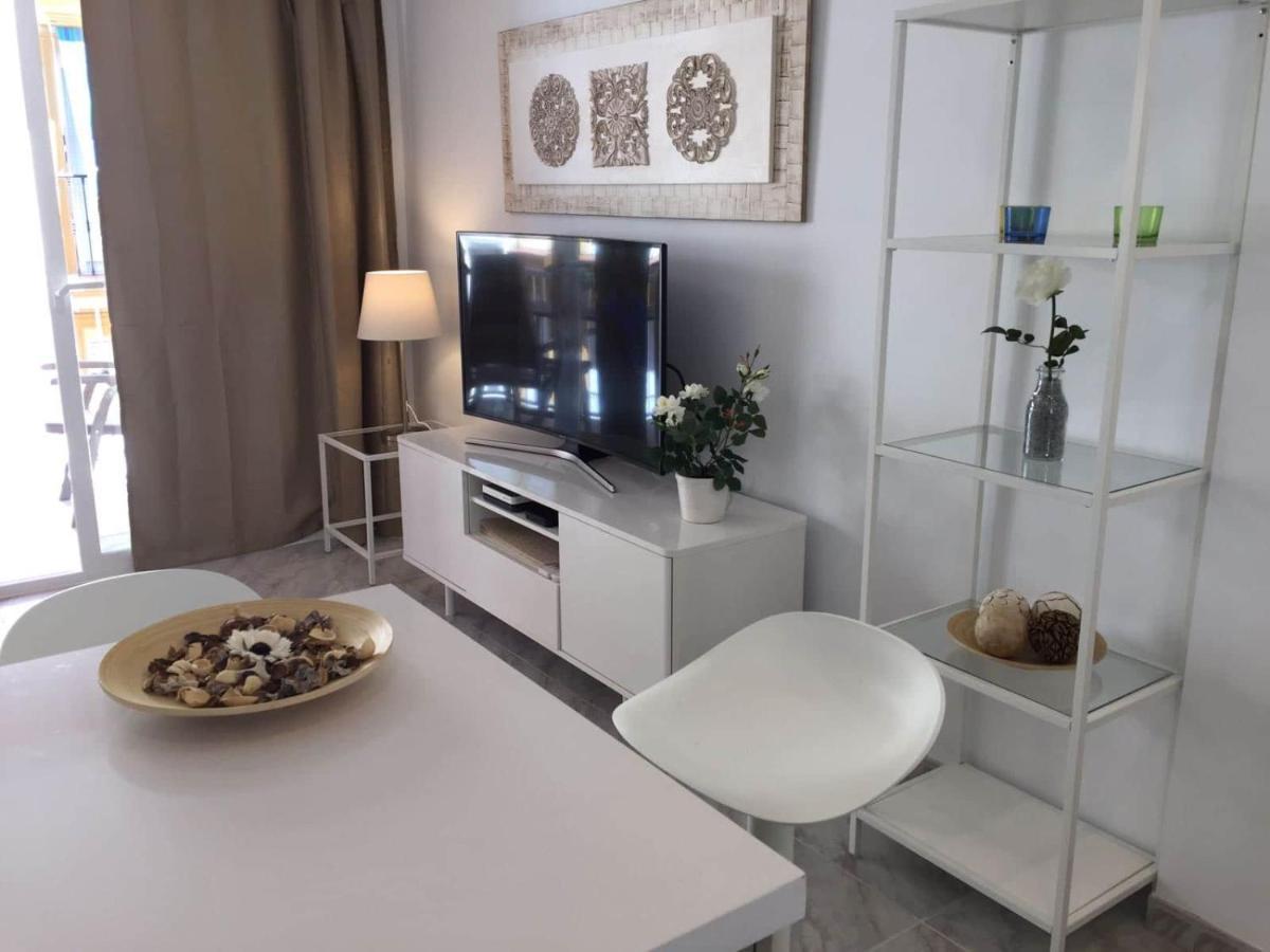 Near 2-bed In Centrum Apartment *