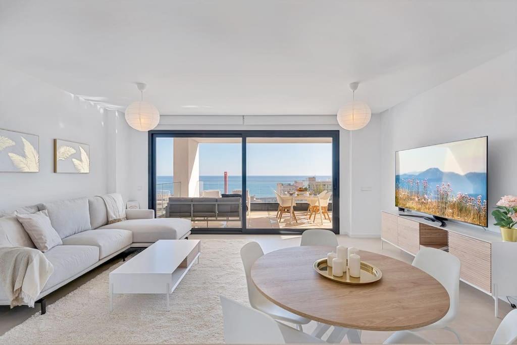Apartment With Big Pool And Close To Beach! *