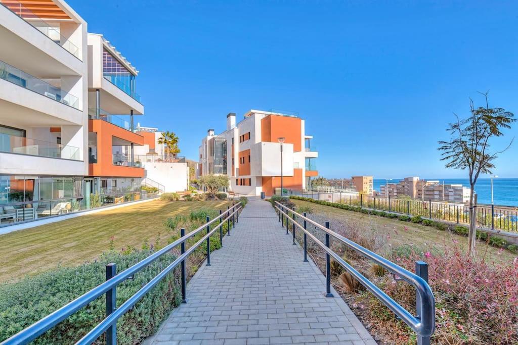 Apartment With Big Pool And Close To Beach!
