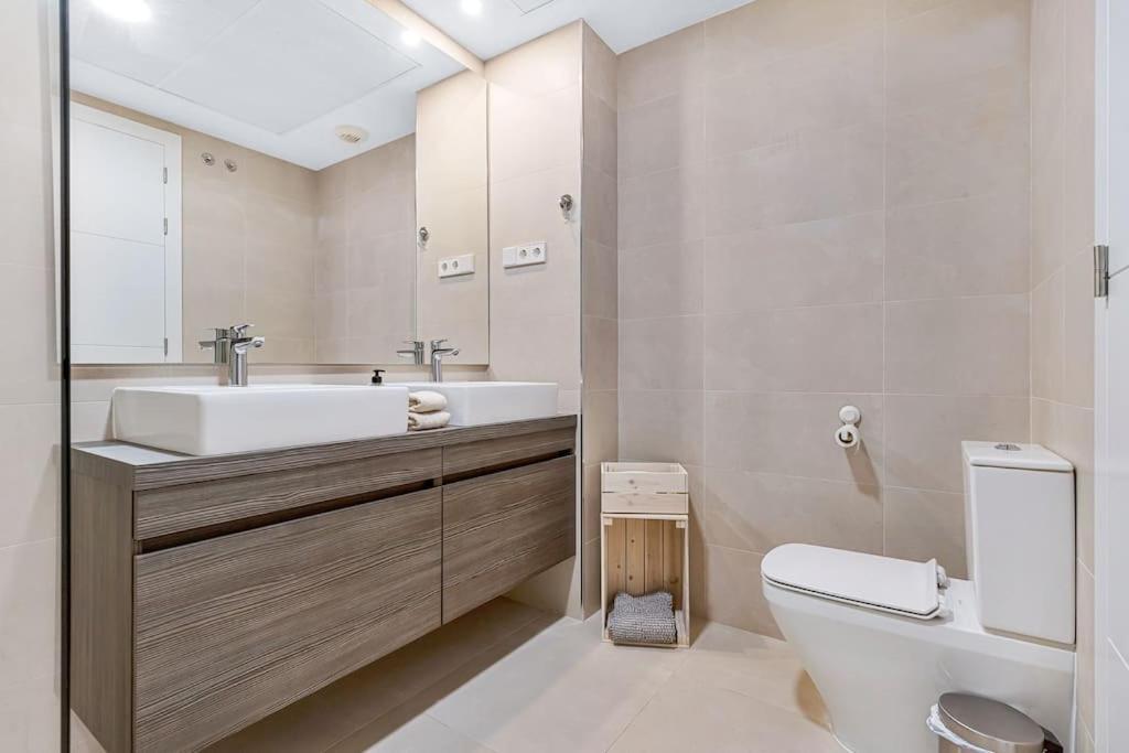 With Big Pool And Close To Beach! Apartment Fuengirola