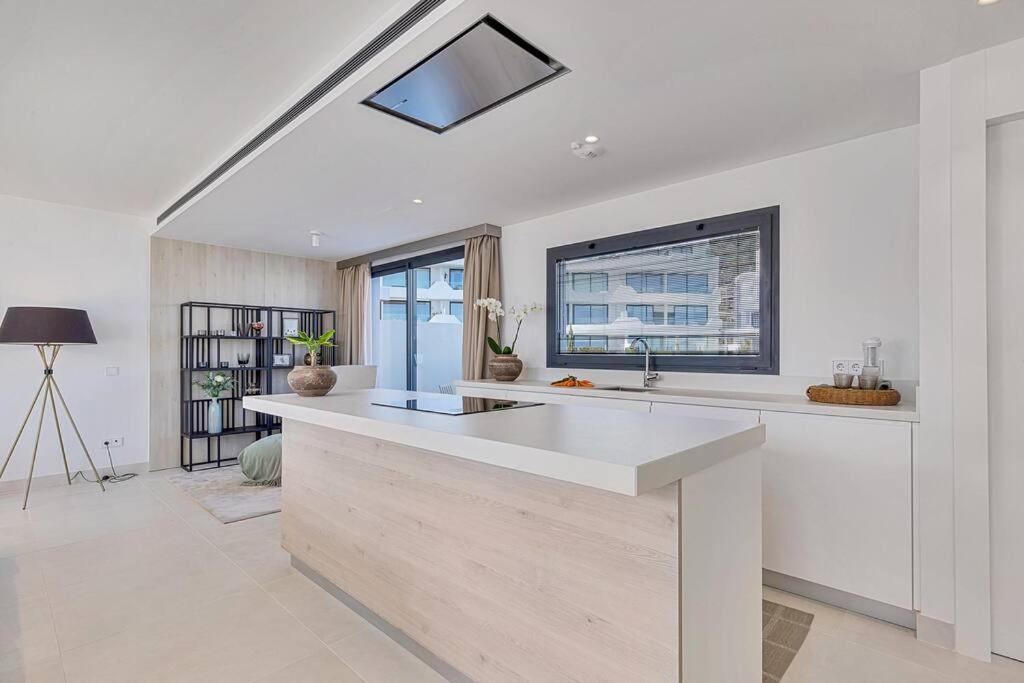Fantastic 3bdr Penthouse - Lux *