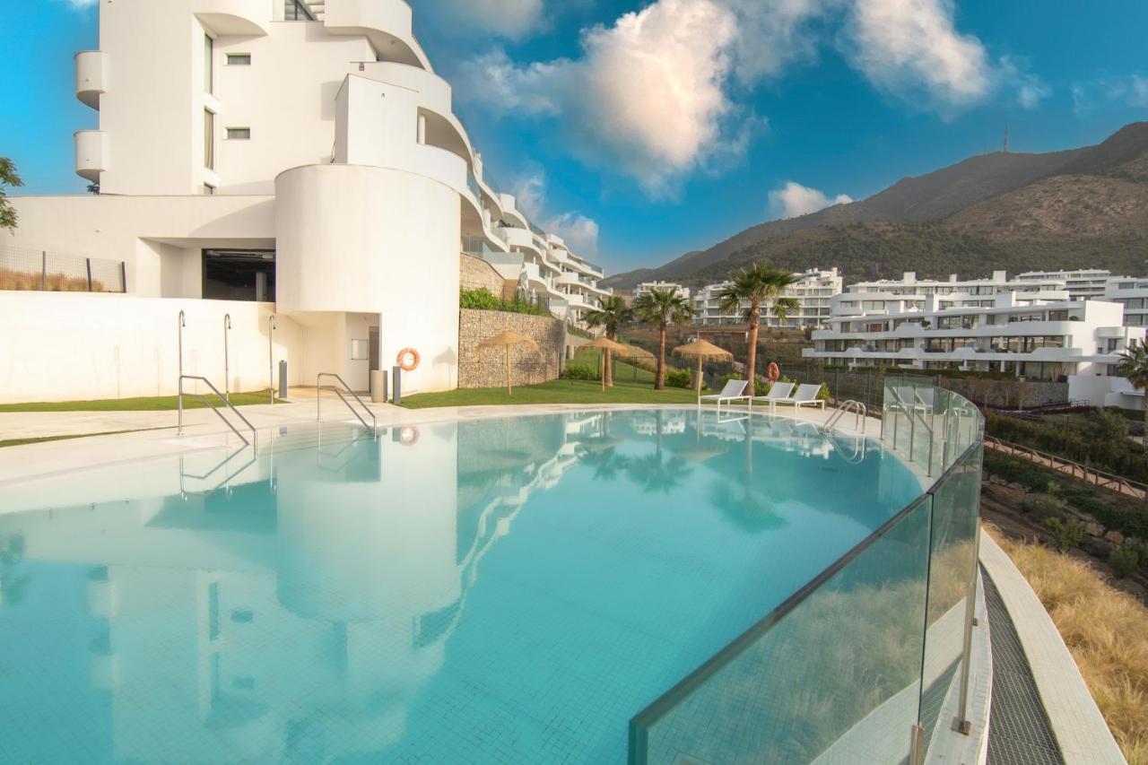 Huoneisto Mara's Higueron West: Spacious Terrace & Sun-soaked Garden Fuengirola