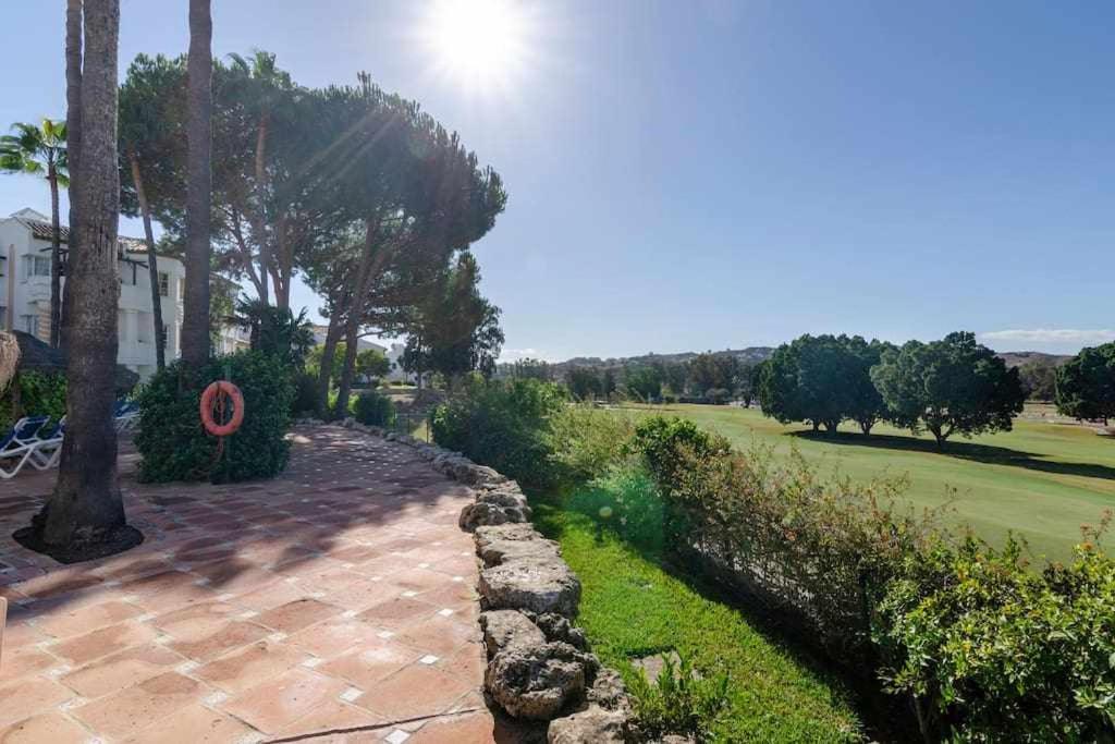 Gran Terraza Con Piscina Junto A Mijas Golf
