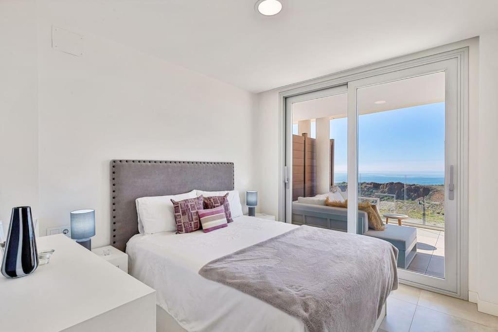 Charming With Ocean View Fuengirola