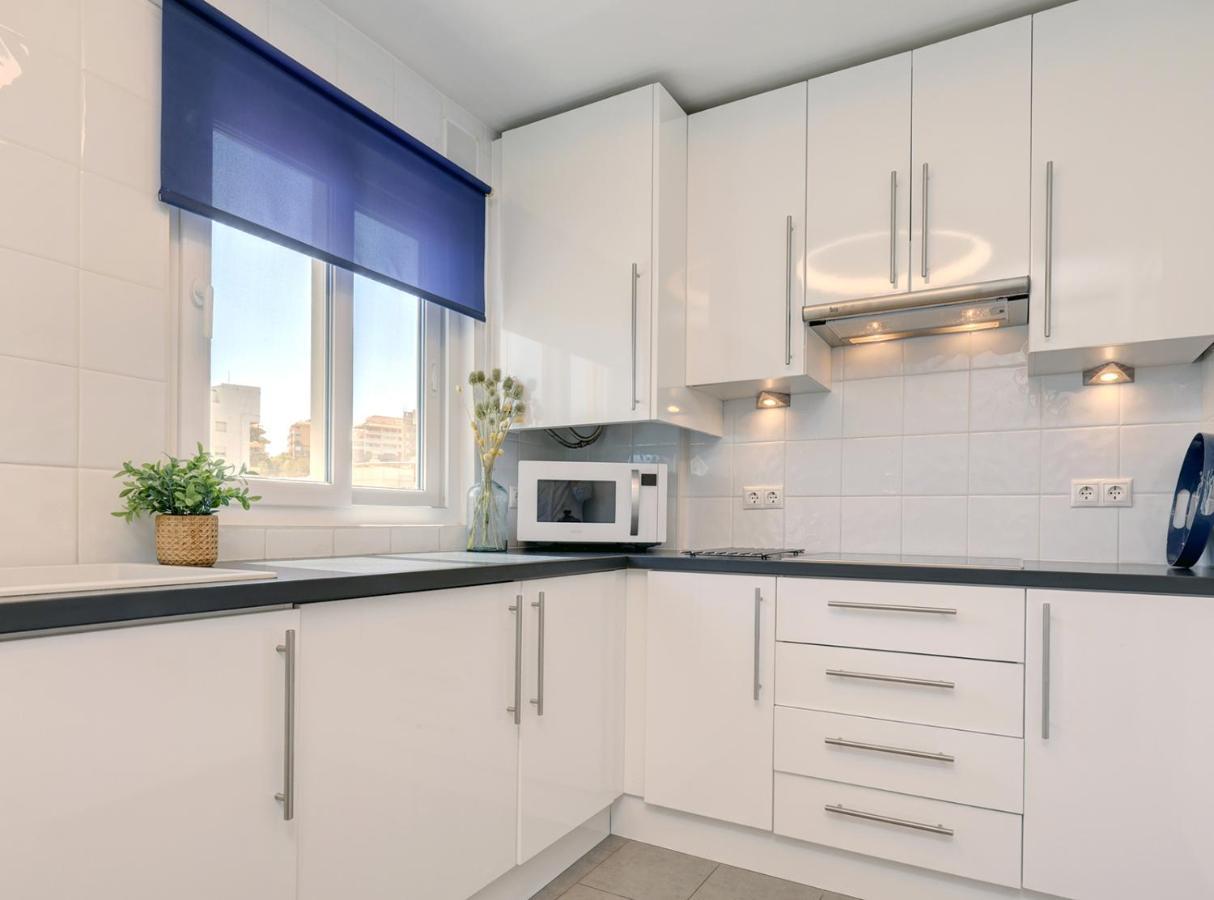 Front Row Penthouse On Carvajal Apartment