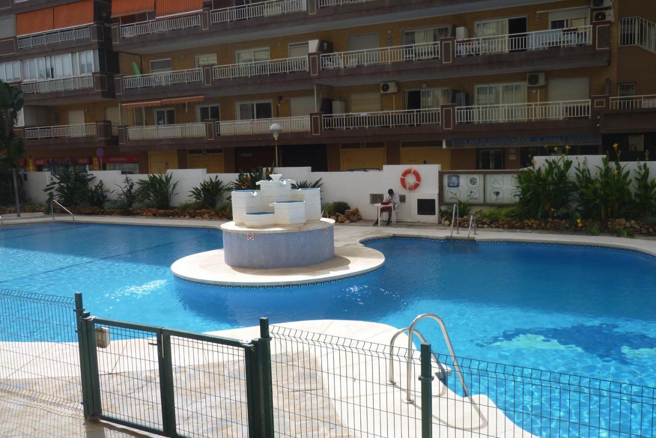 Modern 1 Bed Seafront Boliches