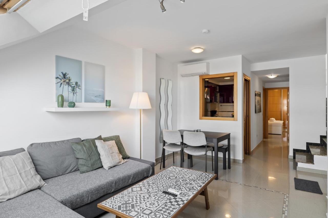 Sunny Penthouse In By Costarentals - Ref 212