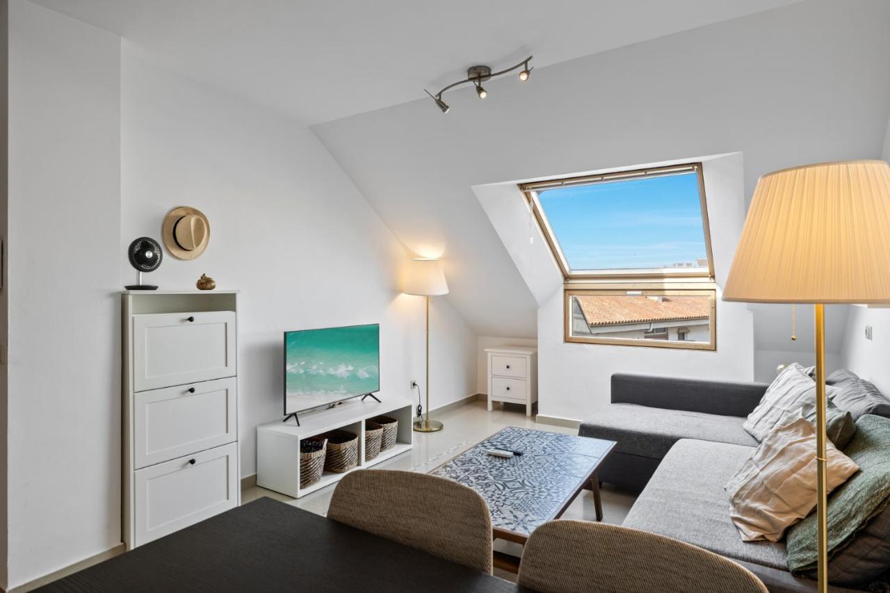 Apartamento Sunny Penthouse In By Costarentals - Ref 212