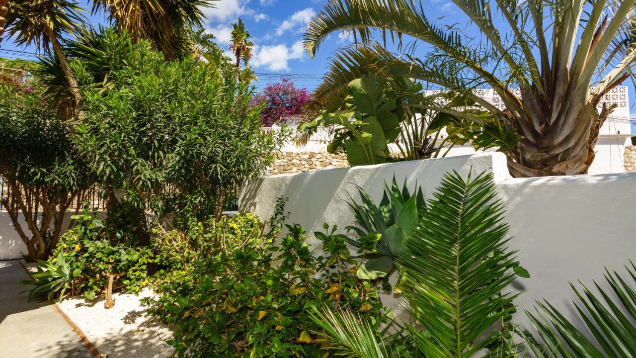 Villa Caleta With Private Pool By Costarentals - Ref 196