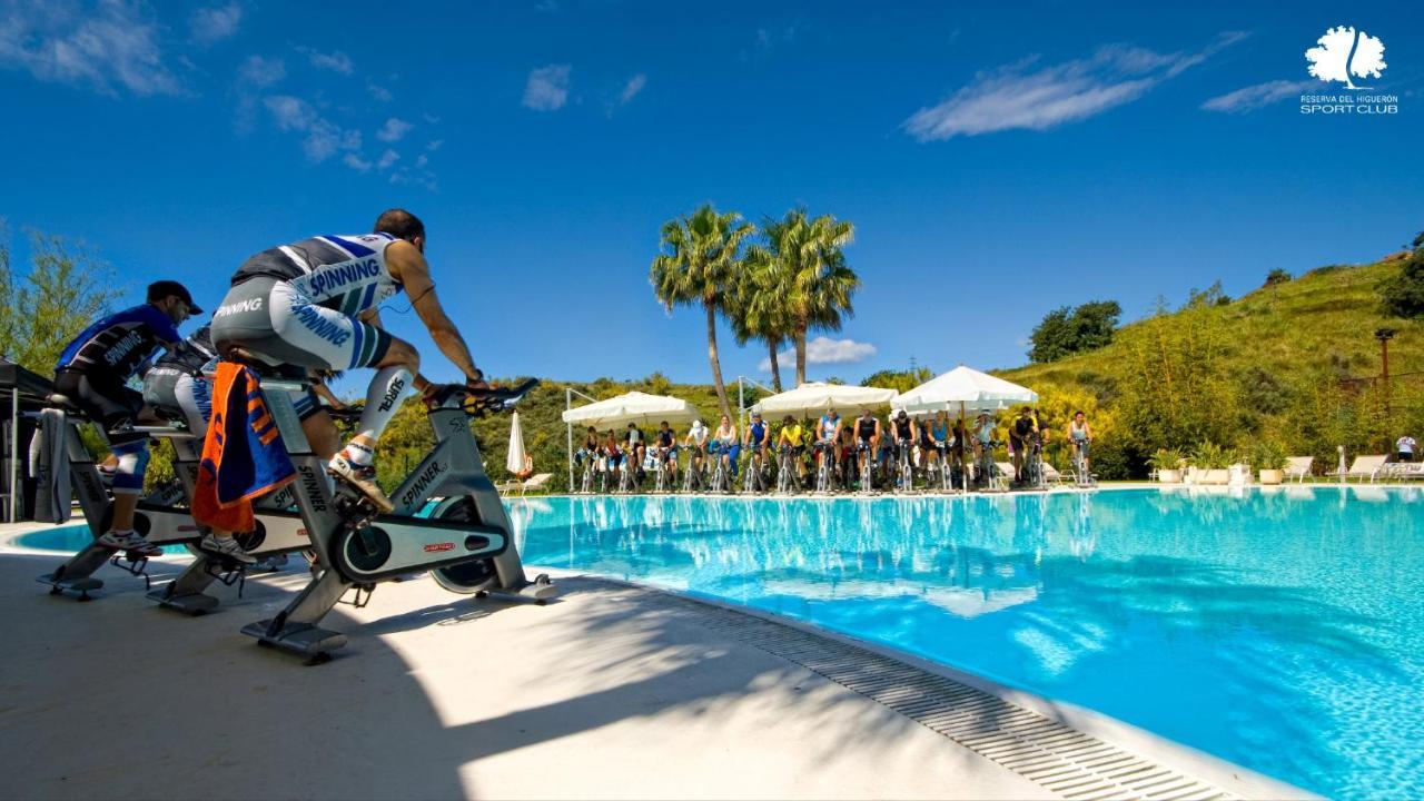 Mara's Higueron West: Spacious Terrace & Sun-soaked Garden * Fuengirola