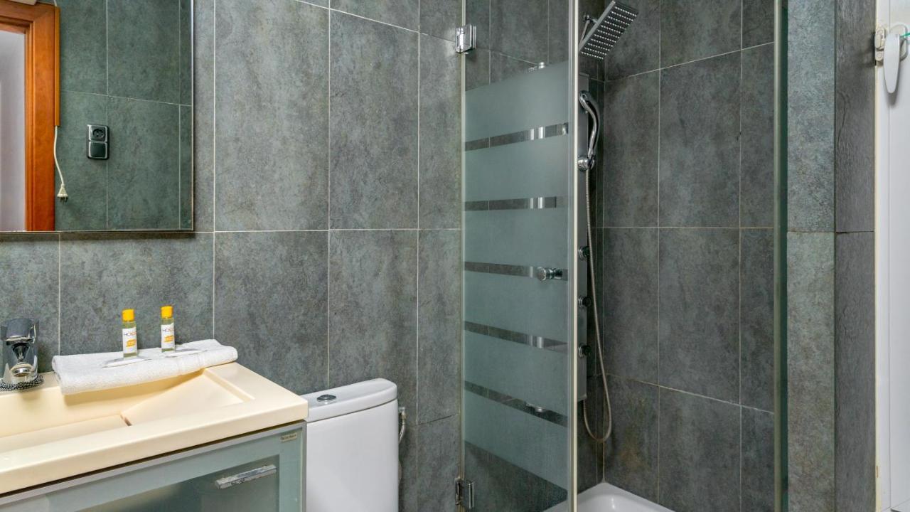 Apartment Exceptional Family With Pool By Costarentals - Ref 194 *