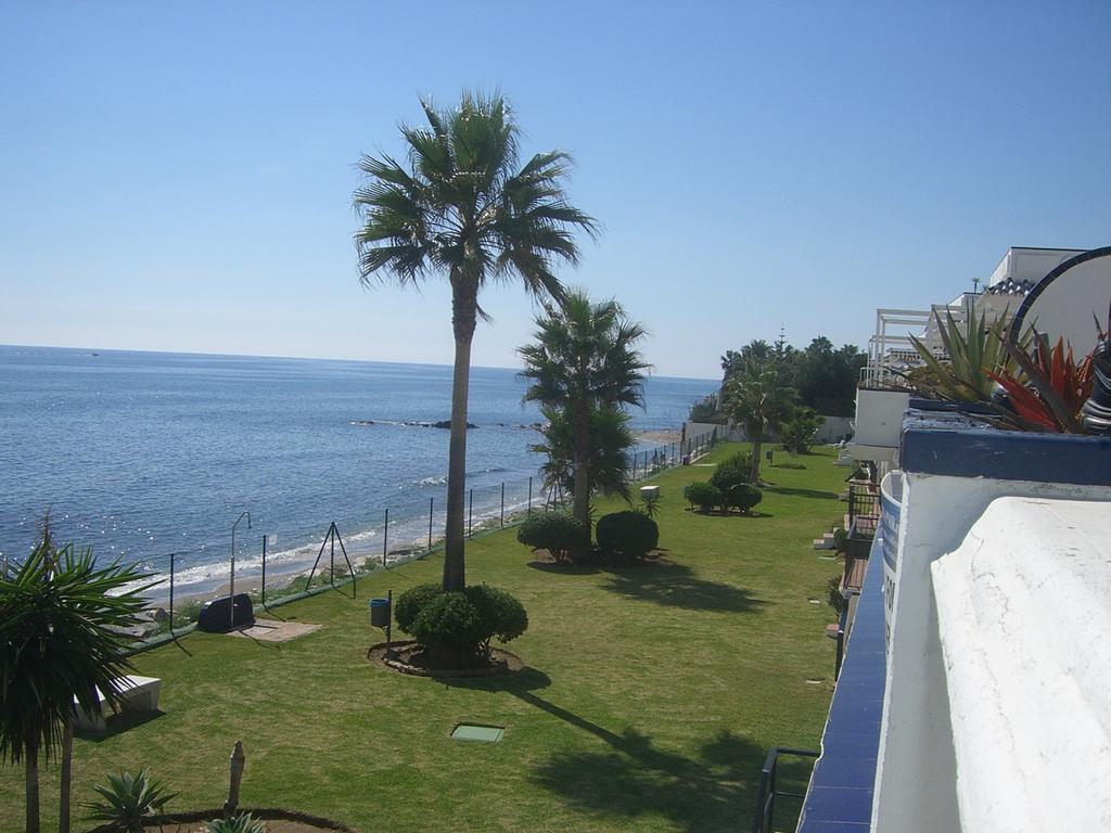 El Faro Arkadia: Beachfront With Lighthouse Views Fuengirola
