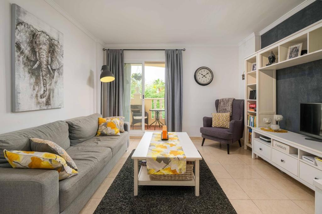 Appartement Beautiful Two Bedroom With Pool