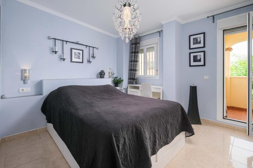 Beautiful Two Bedroom With Pool Appartement